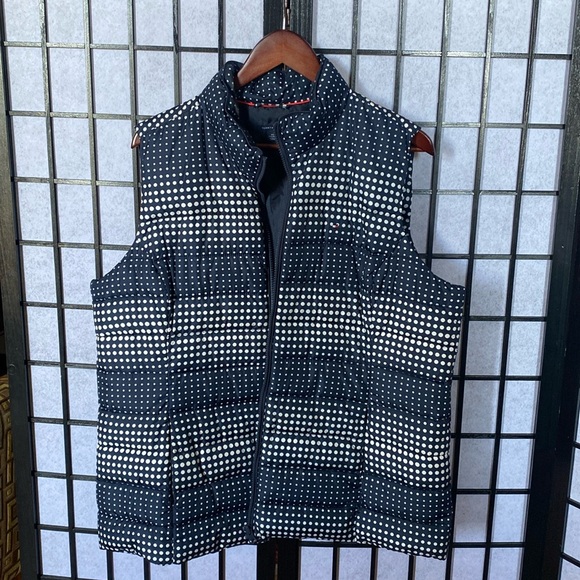 Tommy Hilfiger Puffy Vest - Picture 2 of 6